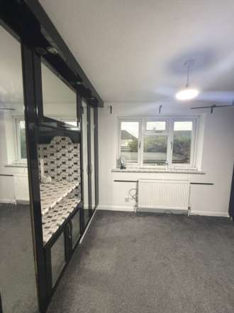 Barnes Avenue, Southall, Image 6