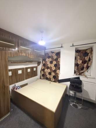 Barnes Avenue, Southall, Image 8