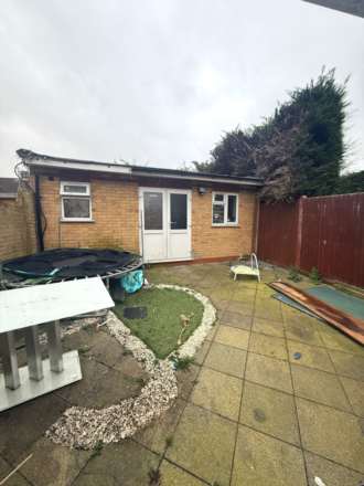 Barnes Avenue, Southall, Image 10