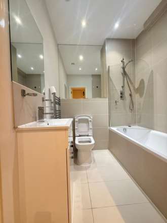 High Street, Camberley, Image 4