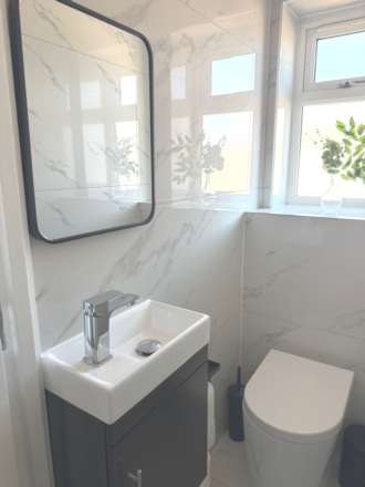 Dawley Ride, Coln Brook, Image 10