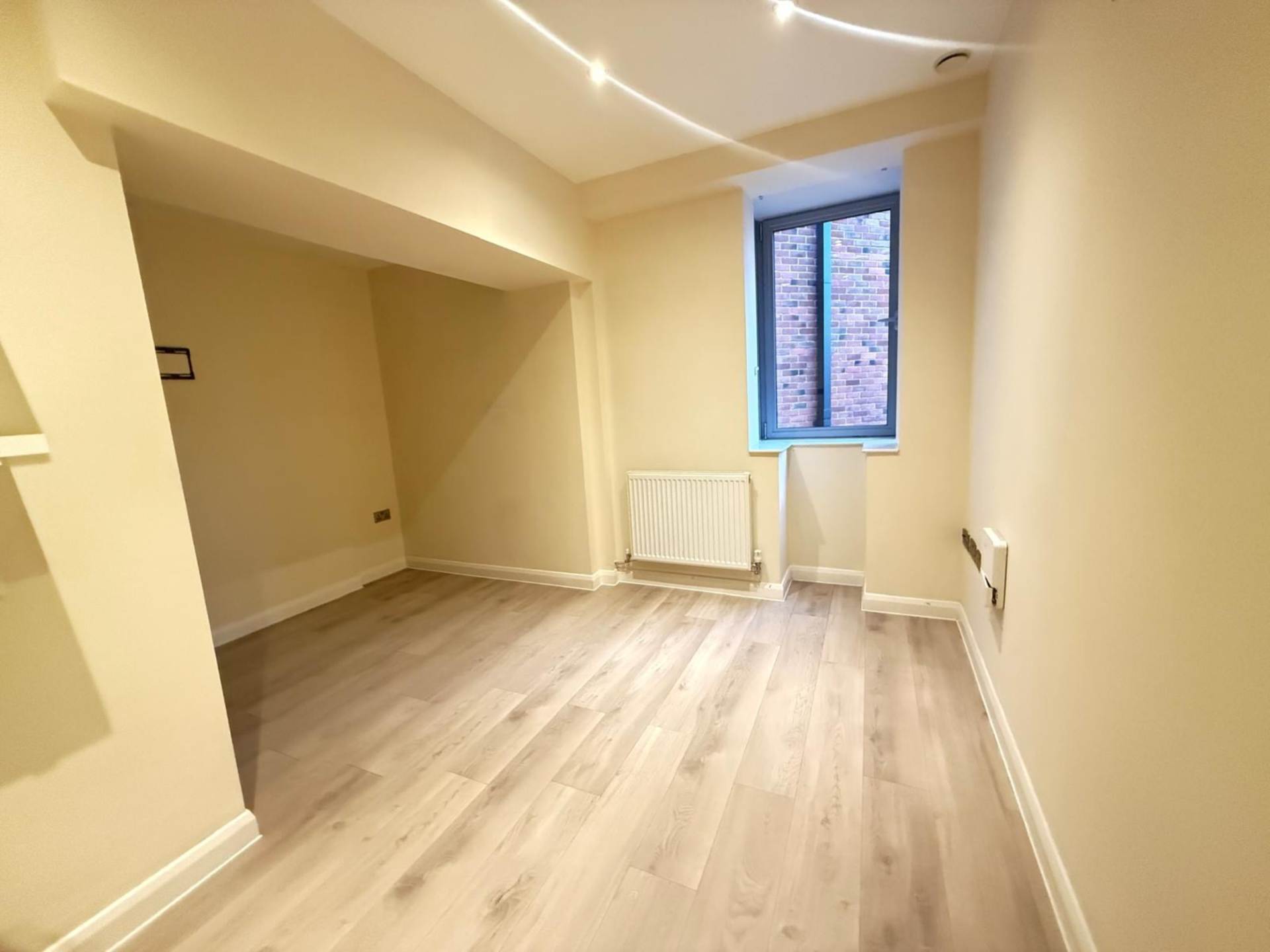 High Street, Camberley, Image 3