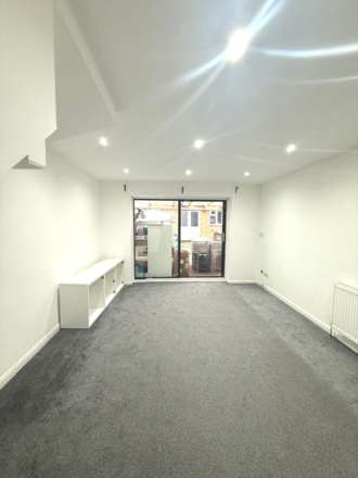 Barnes Avenue, Southall, Image 1