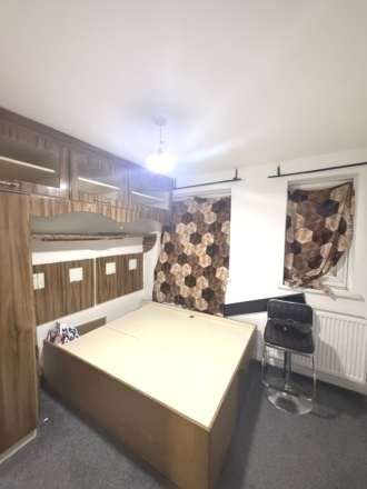 Barnes Avenue, Southall, Image 3