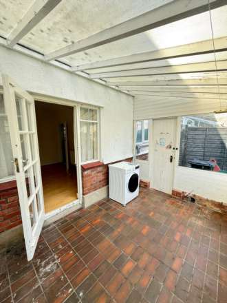 Heston Avenue, Hounslow, Image 15