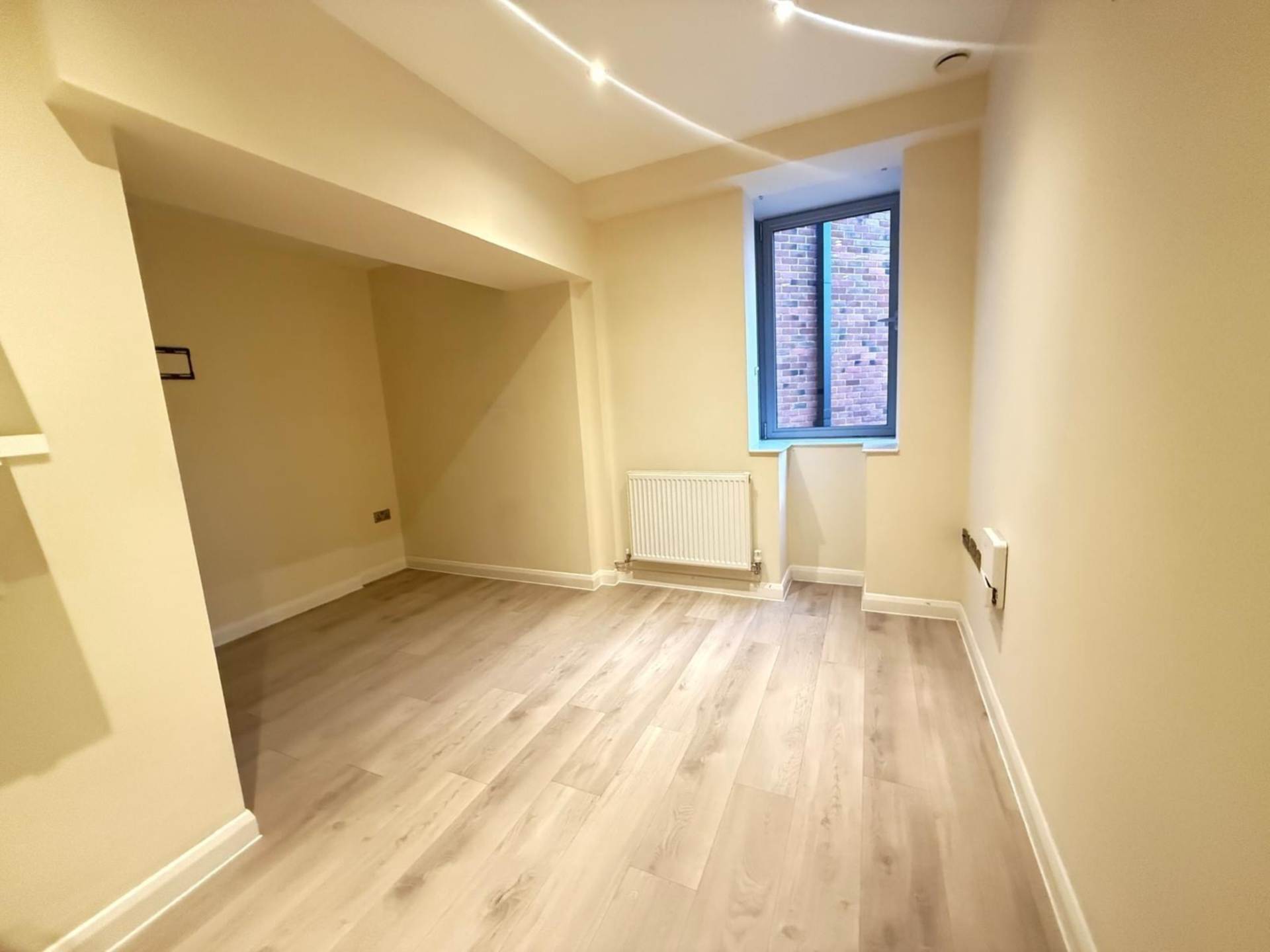 High Street, Camberley, Image 4