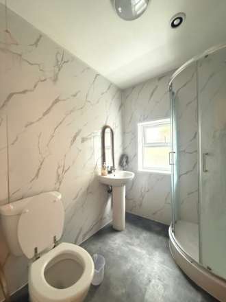 Victoria Road, Southall, Image 6