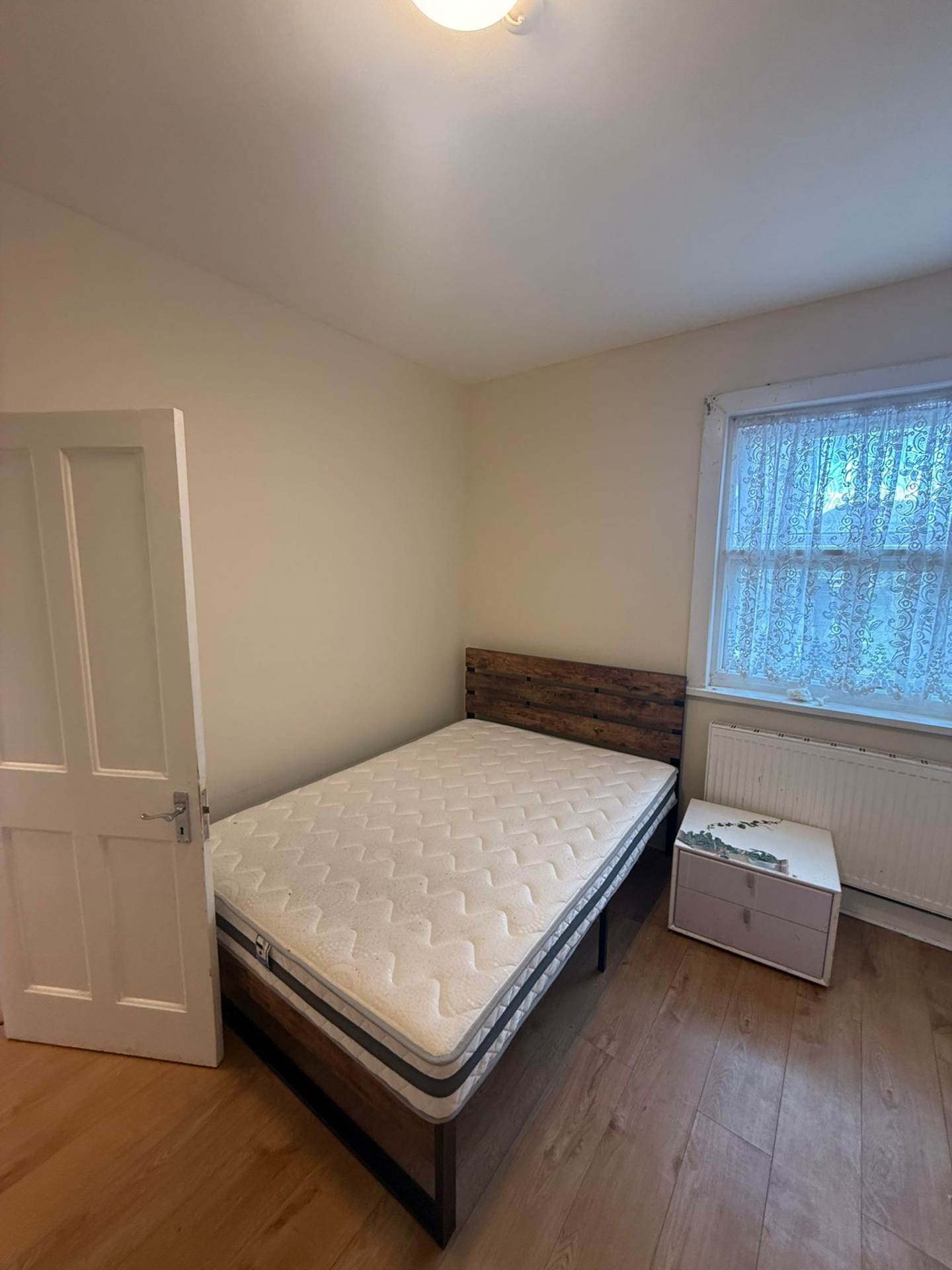 Victoria Road, Southall, Image 3