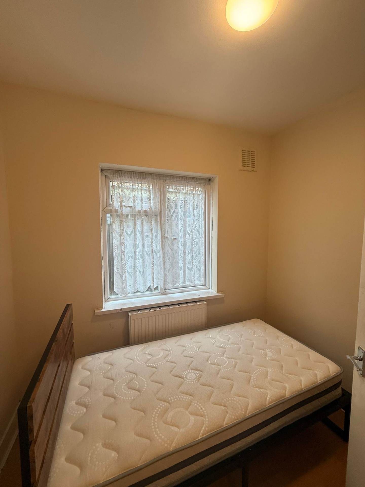 Victoria Road, Southall, Image 5