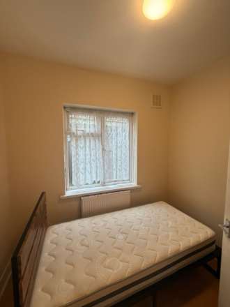 Victoria Road, Southall, Image 5