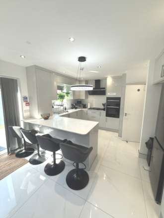 Dawley Ride, Slough, Image 3