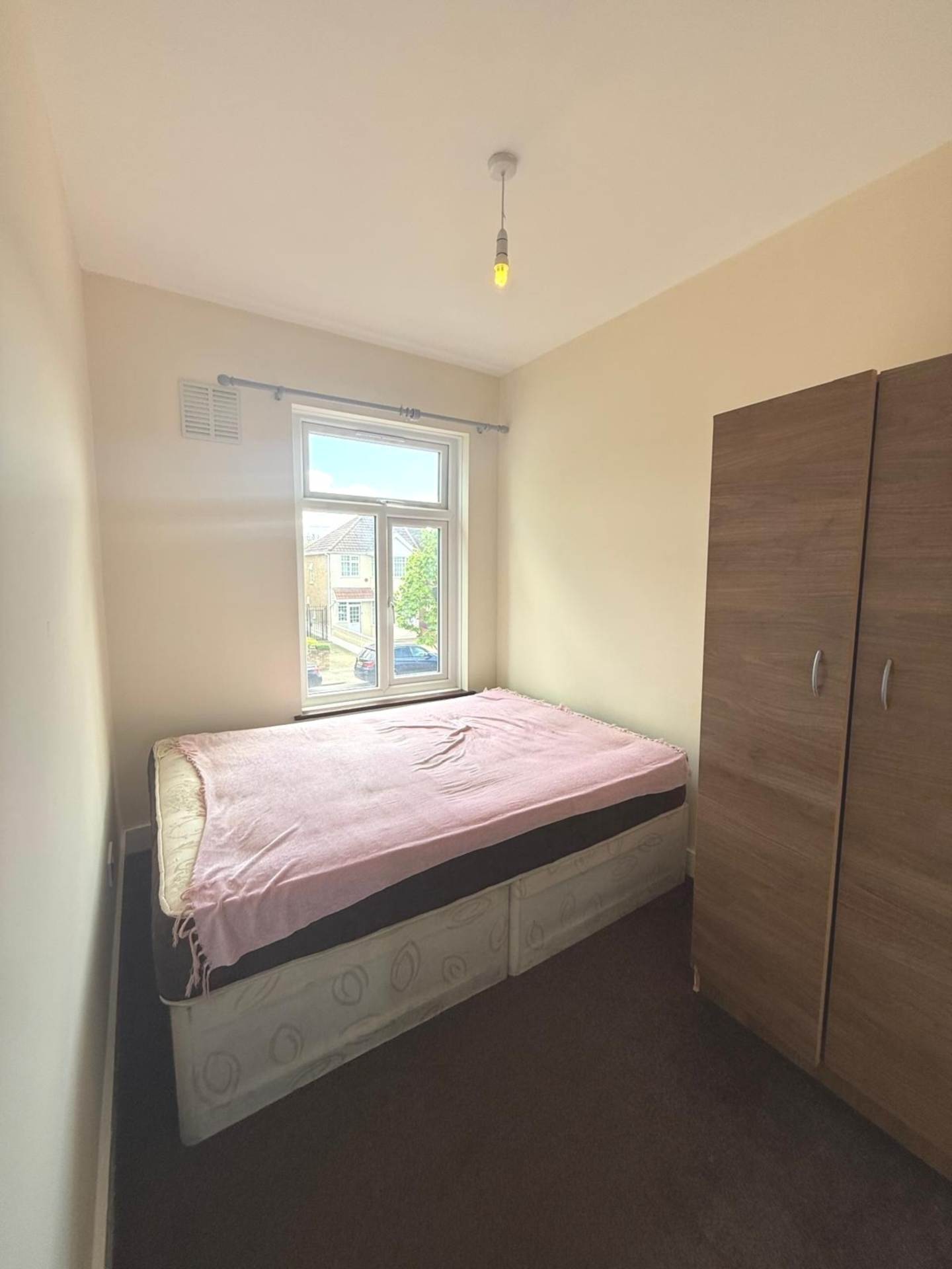 Greenland Crescent, Southall, Image 11