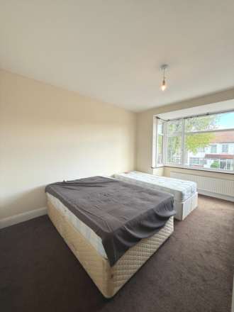 Greenland Crescent, Southall, Image 10