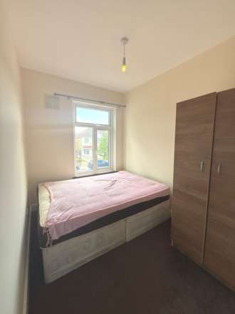 Greenland Crescent, Southall, Image 11