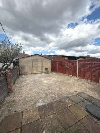 Greenland Crescent, Southall, Image 16