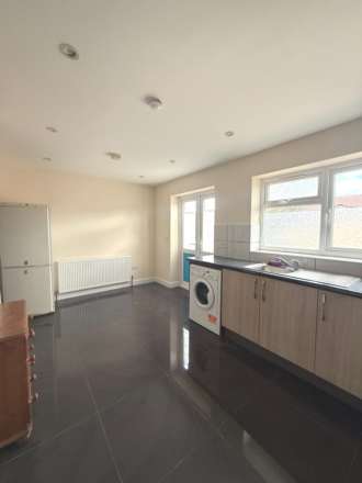 Greenland Crescent, Southall, Image 5