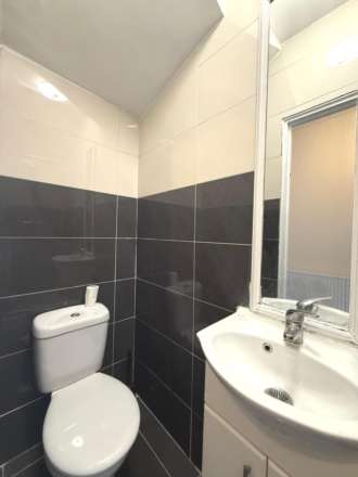 Greenland Crescent, Southall, Image 6