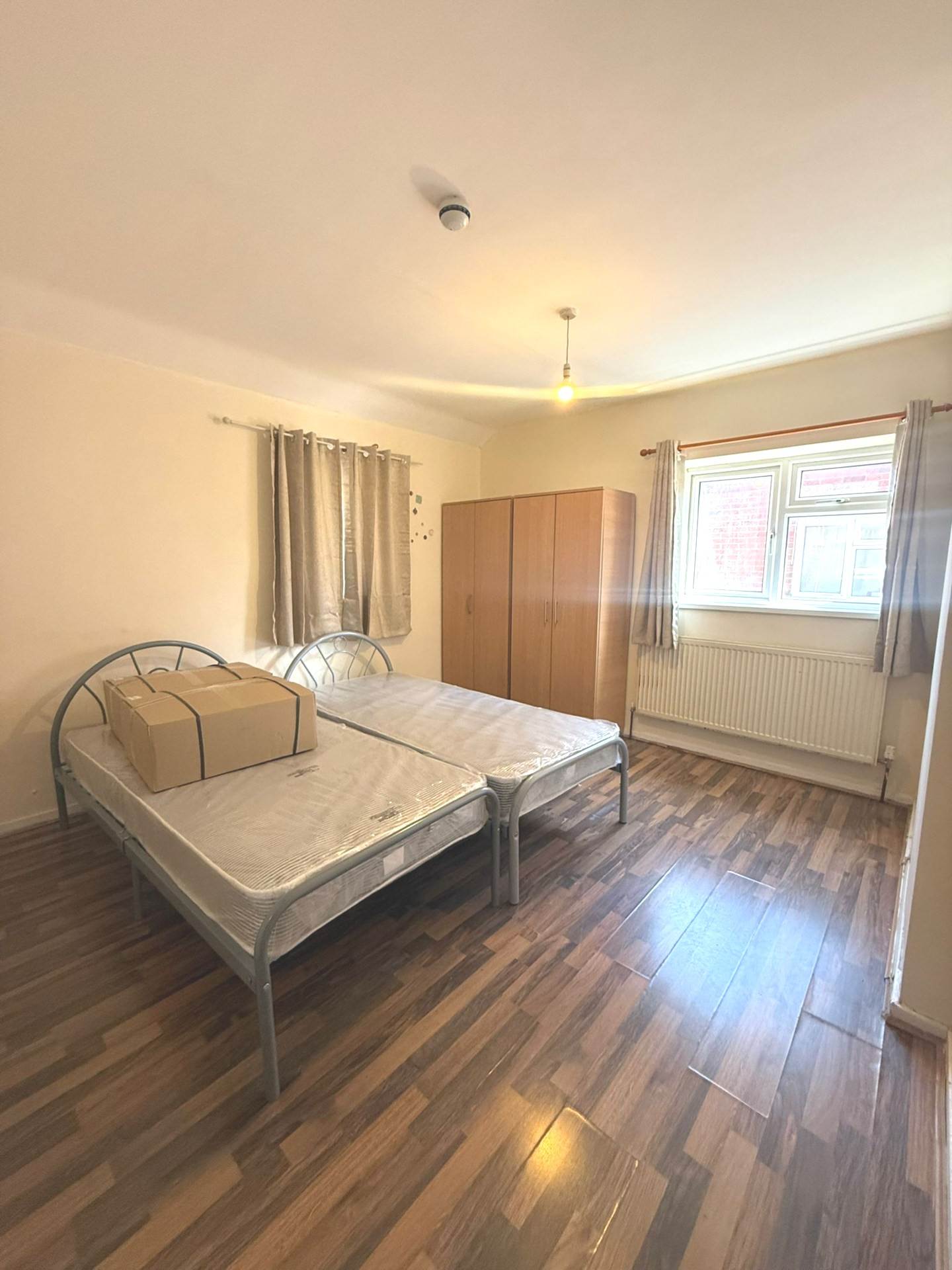 Bath Road, Hounslow, Image 1