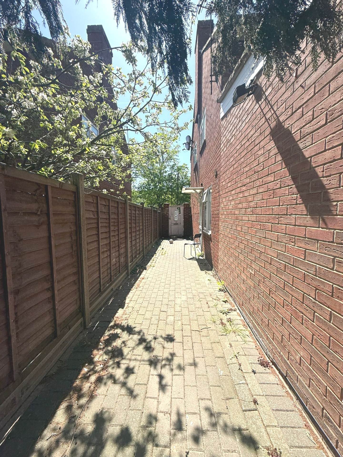 Bath Road, Hounslow, Image 11