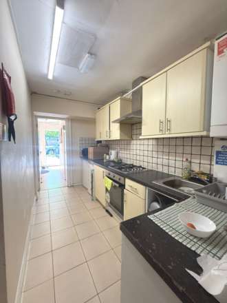 Bath Road, Hounslow, Image 3