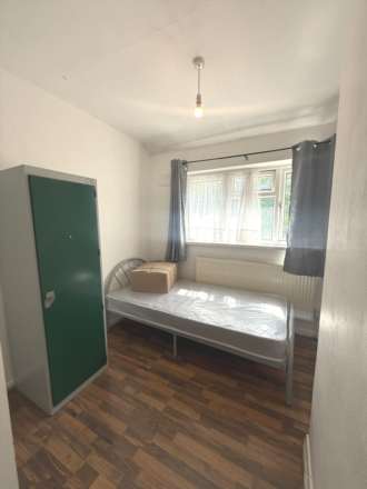 Bath Road, Hounslow, Image 7