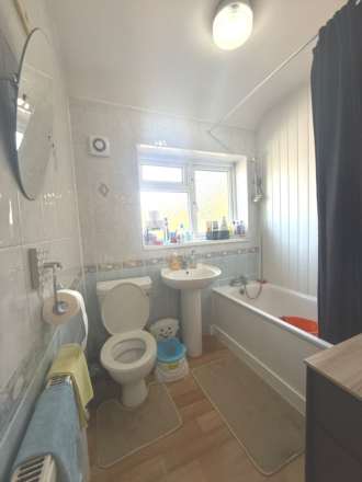 Bath Road, Hounslow, Image 8