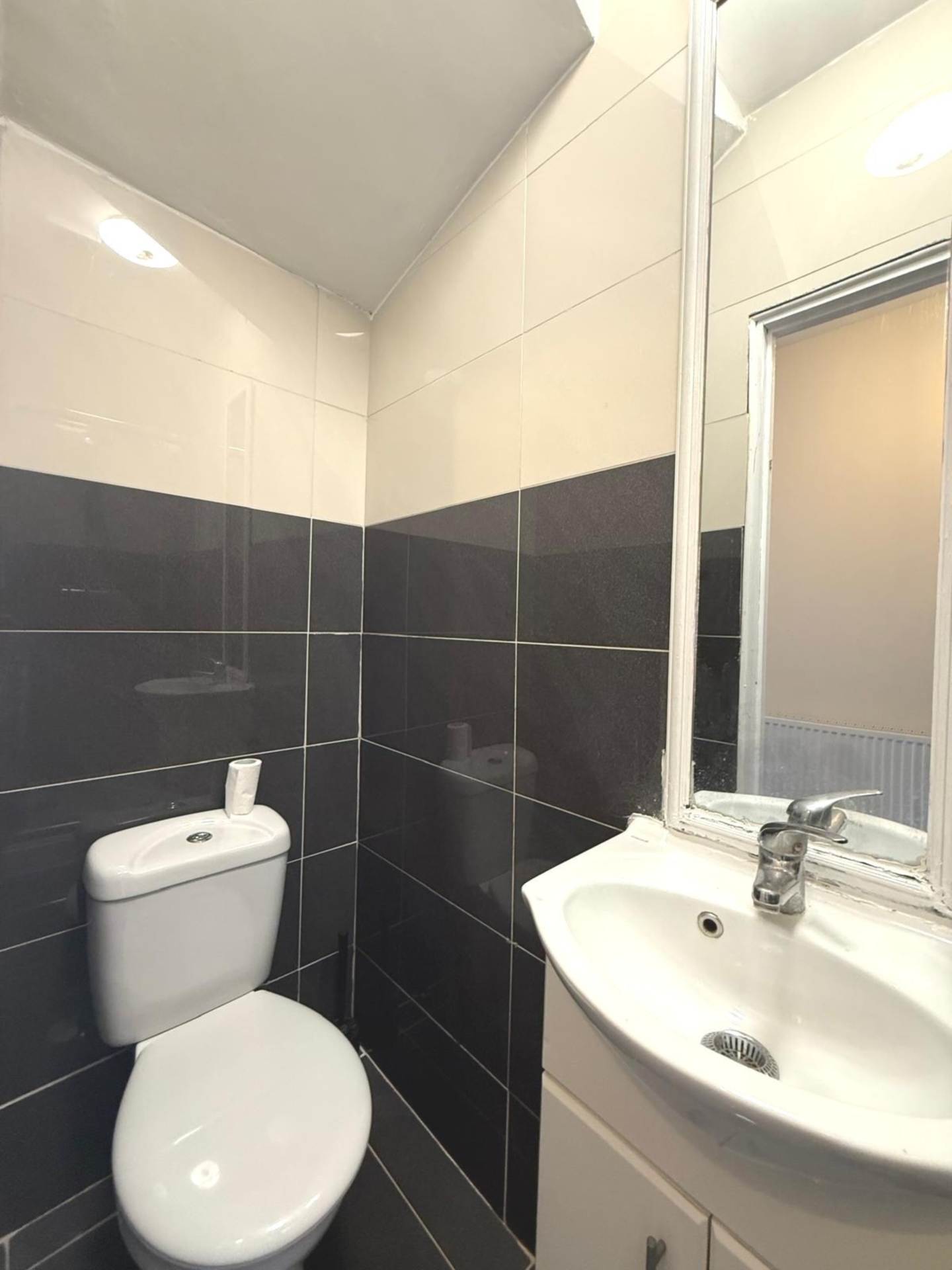 Greenland Crescent, Southall, Image 11