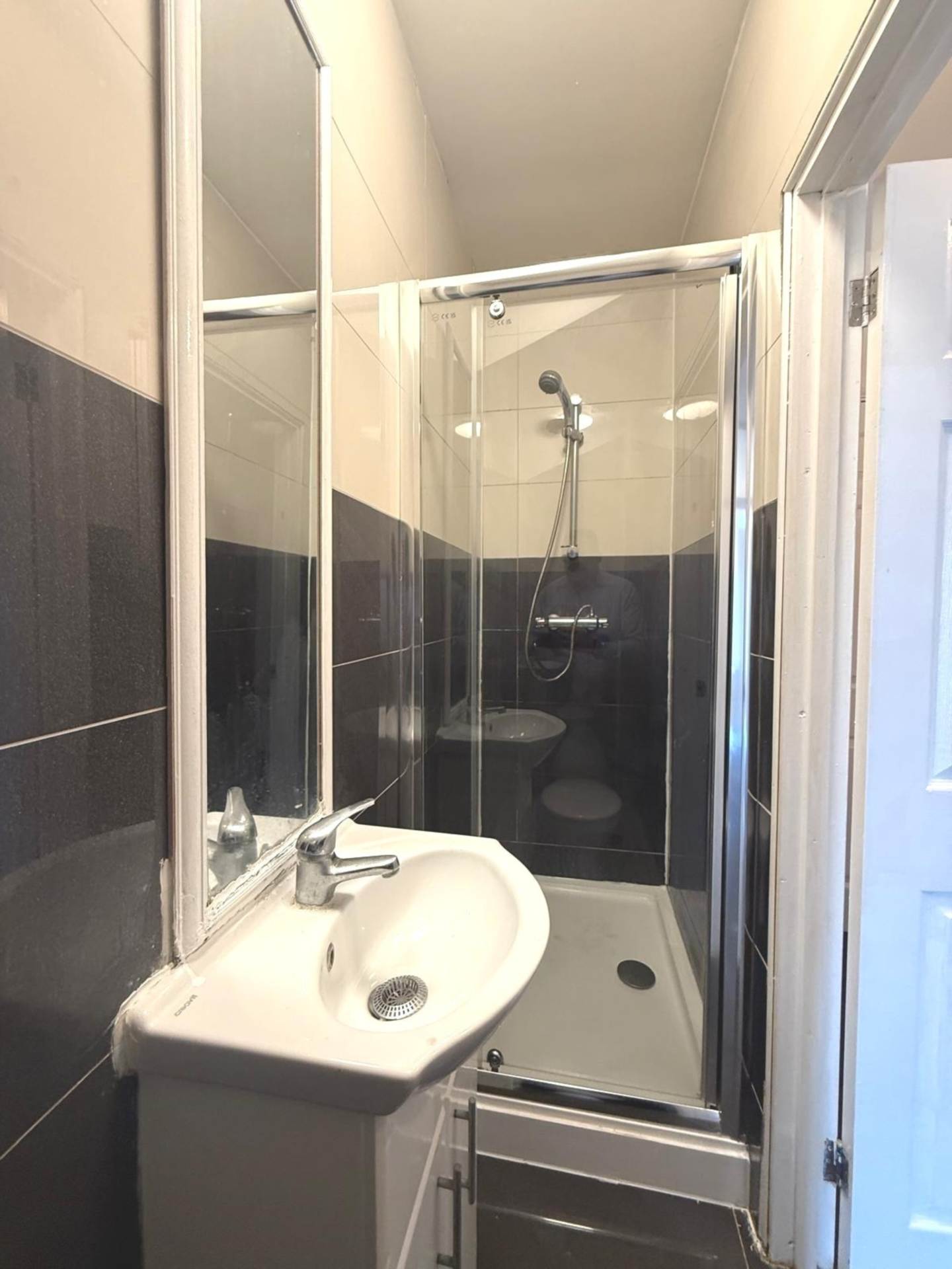 Greenland Crescent, Southall, Image 12