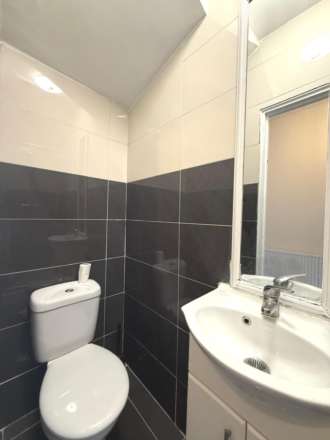 Greenland Crescent, Southall, Image 11