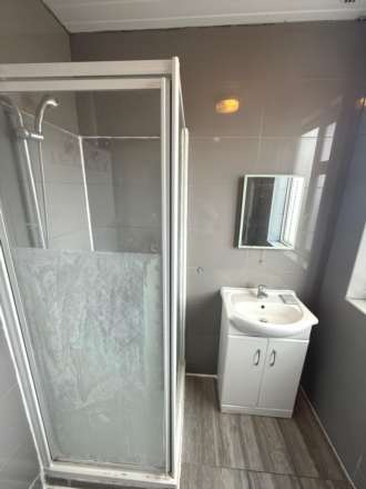 Greenland Crescent, Southall, Image 13