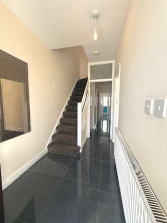 Greenland Crescent, Southall, Image 14