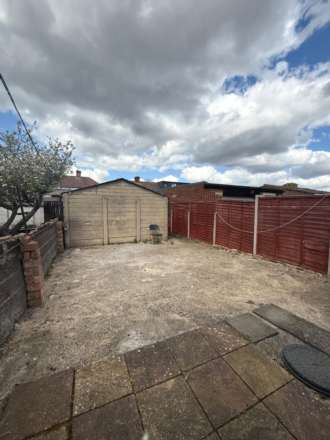 Greenland Crescent, Southall, Image 15