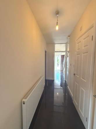 Greenland Crescent, Southall, Image 6