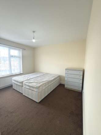 Greenland Crescent, Southall, Image 7