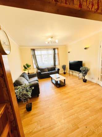 Property For Sale Hitherbroom Road, Hayes