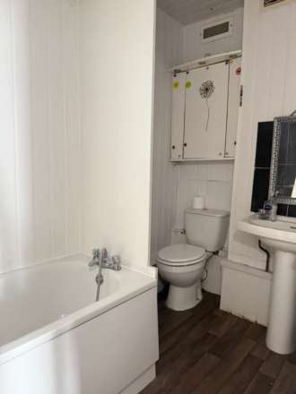 St Andrews Tower, Baird Avenue, Southall, Image 7