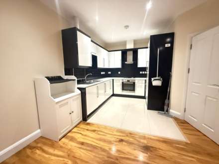 Stoke Gardens, Slough, Image 1