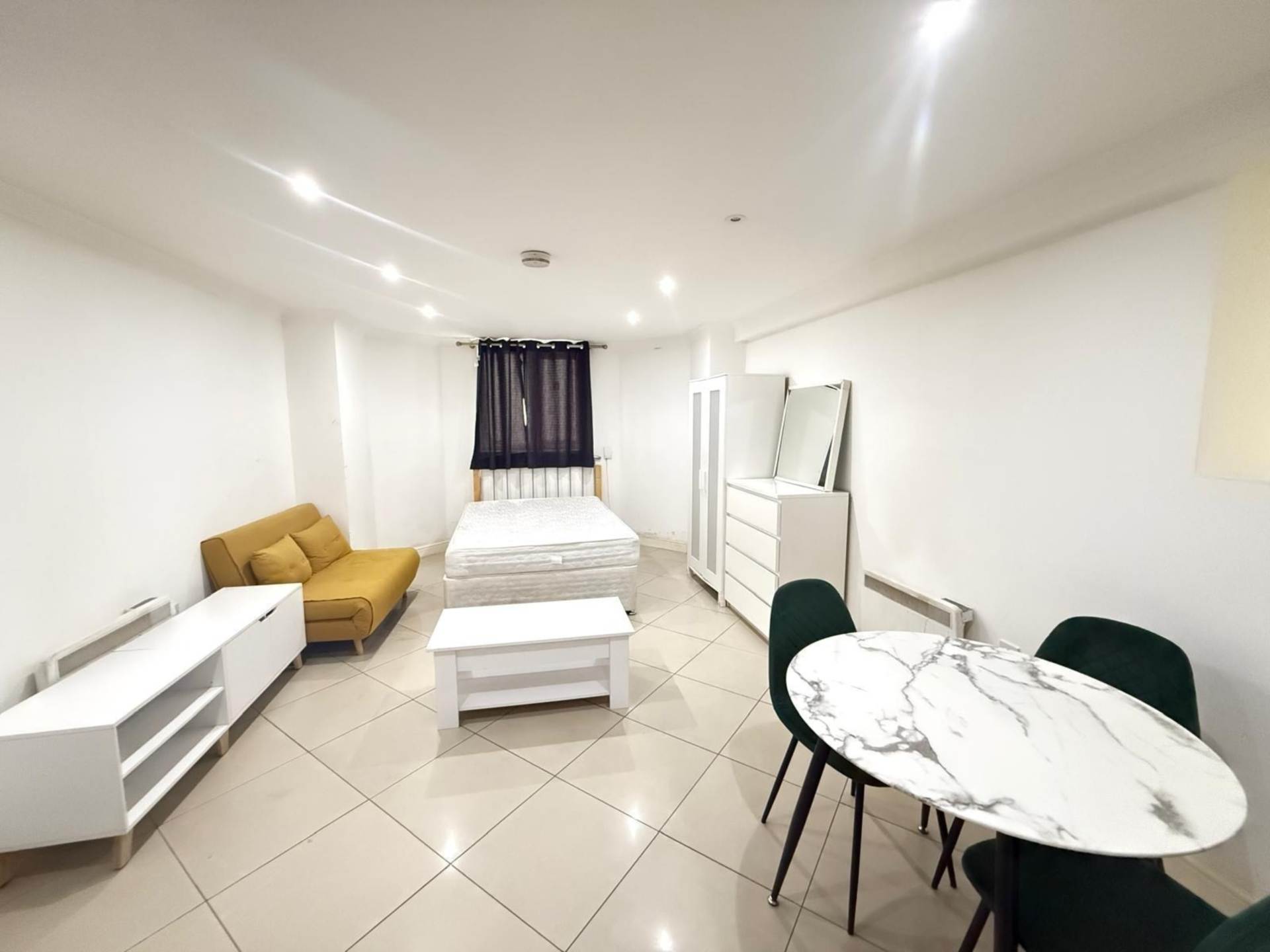 Culmington Road, London, Image 1
