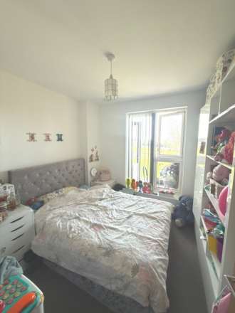 Ridding Lane, Greenford, Image 4