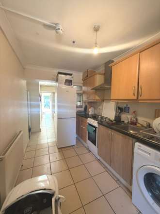 Bath Road, Hounslow, Image 1