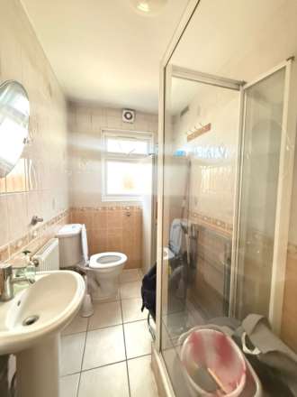 Bath Road, Hounslow, Image 8