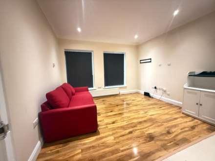 Stoke Gardens, Slough, Image 2