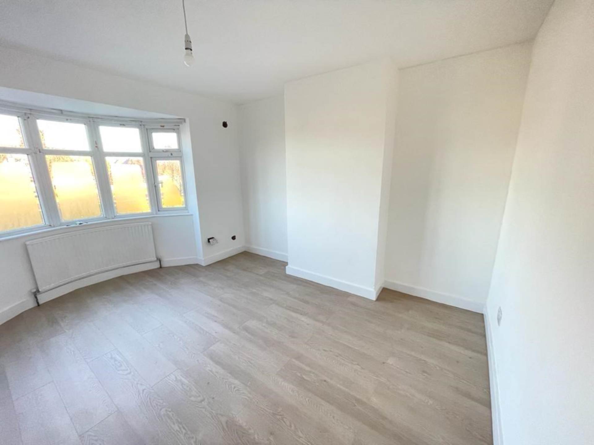 Great West Road, Hounslow, Image 1