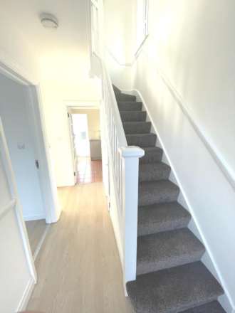 Great West Road, Hounslow, Image 3