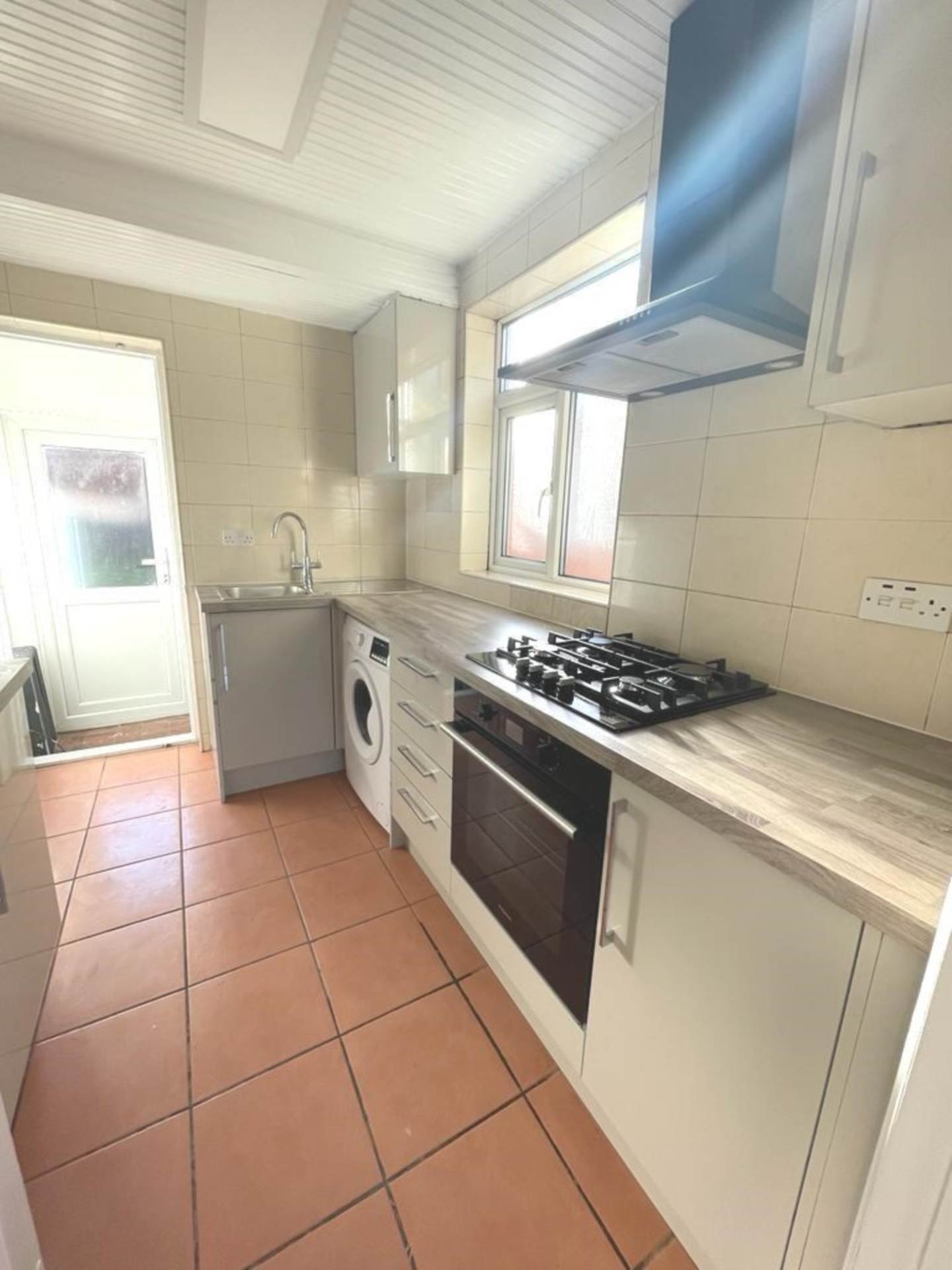 Great West Road, Hounslow, Image 3
