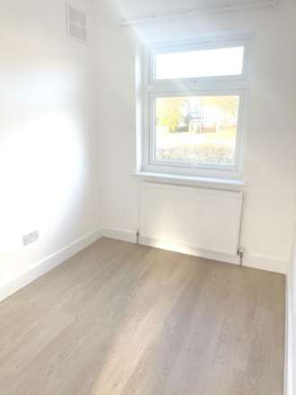 Great West Road, Hounslow, Image 5