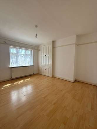 Heston Avenue, Hounslow, Image 6