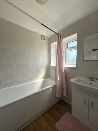 Heston Avenue, Hounslow, Image 7
