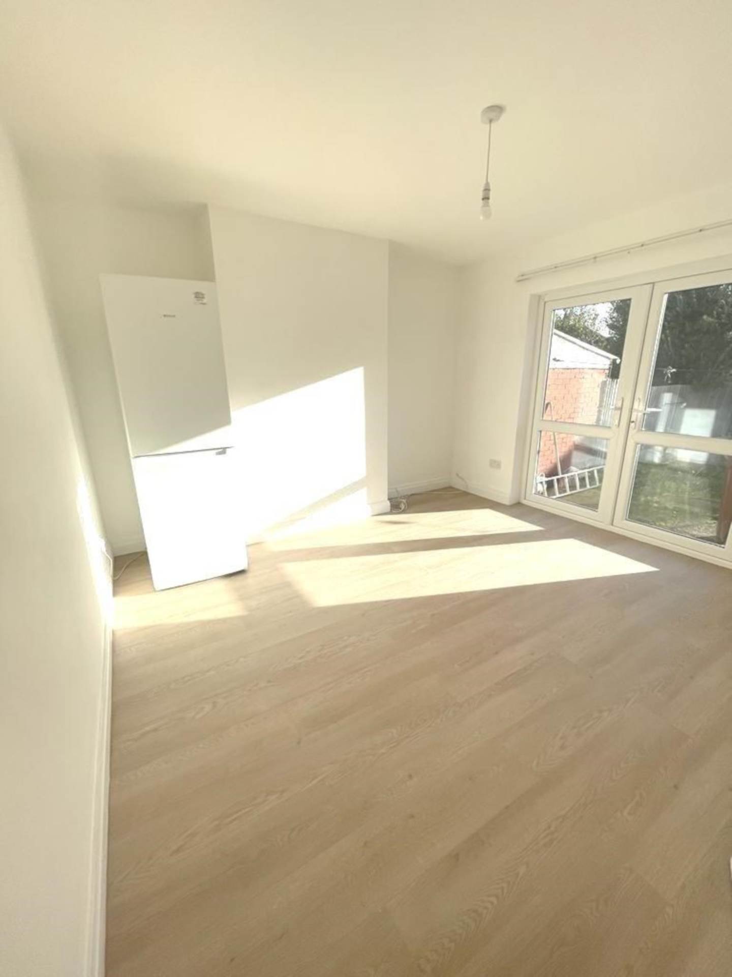 Great West Road, Hounslow, Image 4