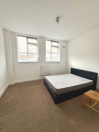Nicholls Avenue, Uxbridge, Image 3